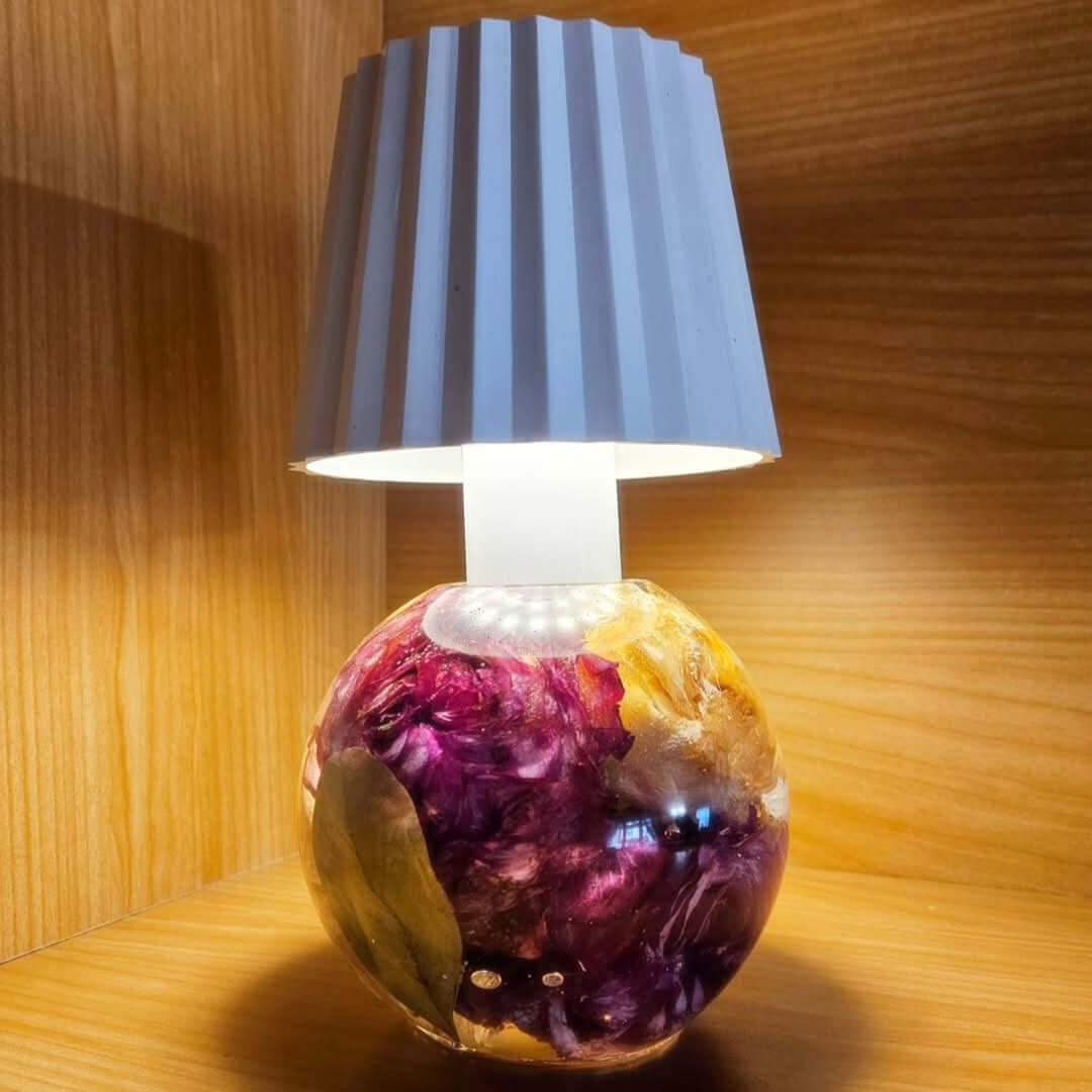 Fiordiluce Lamp - Lamp with Dried Flowers in Resin