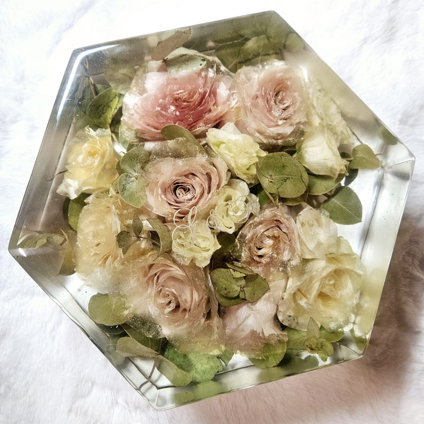 Resin bouquet preservation - hexagonal shape