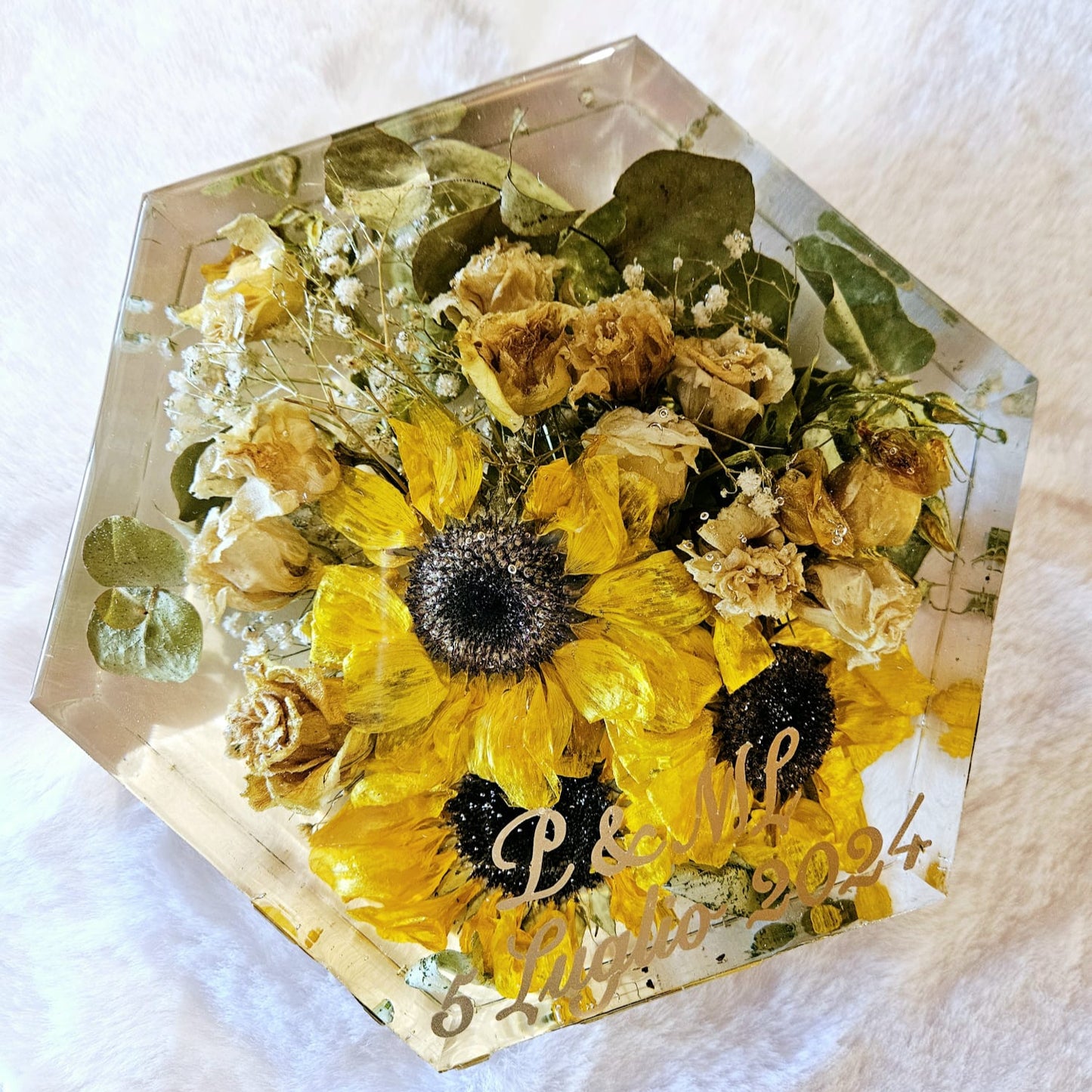 Resin bouquet preservation - hexagonal shape