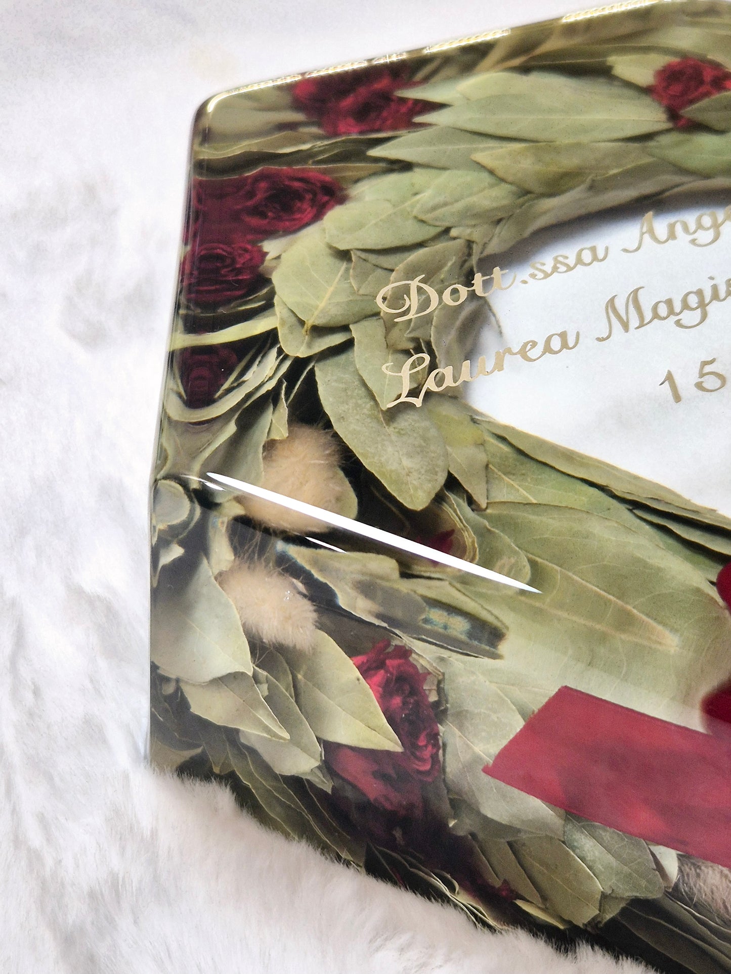 Resin laurel wreath
