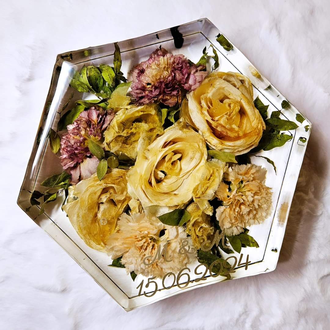 Resin bouquet preservation - hexagonal shape