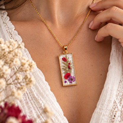 Ciondolo Hanami | Oro, fiori e resina