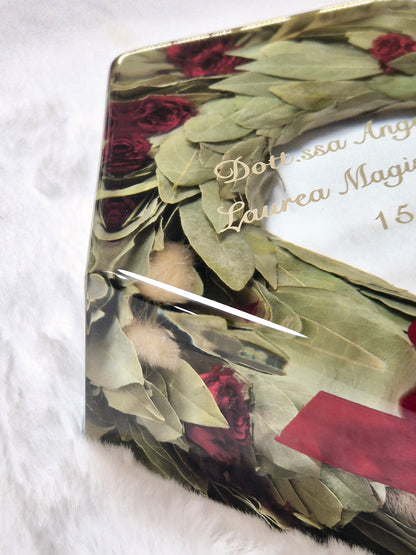 Resin laurel wreath
